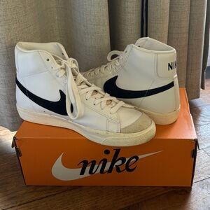 Nike Blazer Mid '77 Vintage in White and Black Men’s 9.5